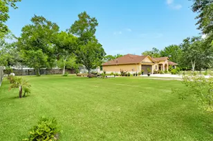 309 Hickman Ln, Angleton, TX 77515 - Photo 34