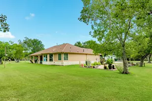 309 Hickman Ln, Angleton, TX 77515 - Photo 36