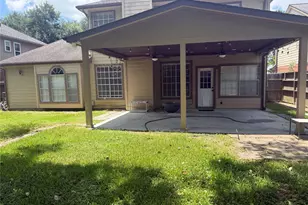 4727 Heritage Country Ln, Friendswood, TX 77546 - Photo 12