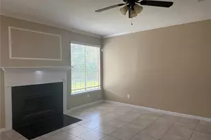 4727 Heritage Country Ln, Friendswood, TX 77546 - Photo 4
