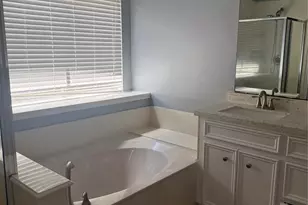 4727 Heritage Country Ln, Friendswood, TX 77546 - Photo 8