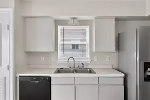 12725 E Conquistador Dr, Galveston, TX 77554 - Photo 16