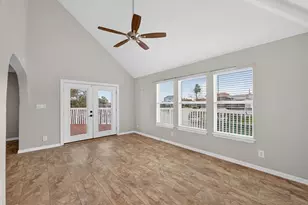 12725 E Conquistador Dr, Galveston, TX 77554 - Photo 10