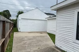 221 Hyta St, Houston, TX 77018 - Photo 32