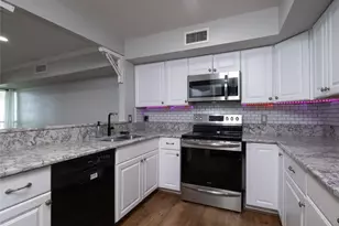 100 Edgewater Dr, Livingston, TX 77351 - Photo 12
