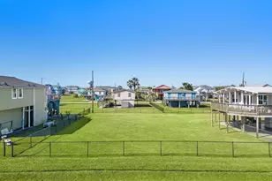 4208 Hardin Dr, Galveston, TX 77554 - Photo 1