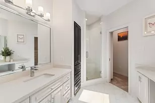 201 Vanderpool Ln, Houston, TX 77024 - Photo 24