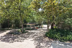 201 Vanderpool Ln, Houston, TX 77024 - Photo 36