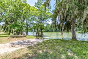 129 Shoreline Dr, Cleveland, TX 77327 - Photo 2