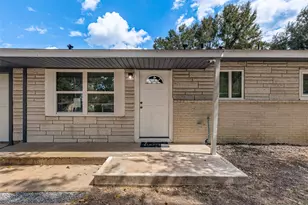 200 Pine St, Prairie View, TX 77445 - Photo 4