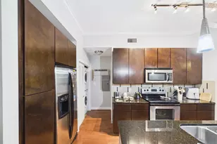 300 St Joseph Pkwy, Houston, TX 77002 - Photo 4
