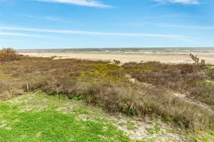 21446 Gulf Dr, Galveston, TX 77554 - Photo 12