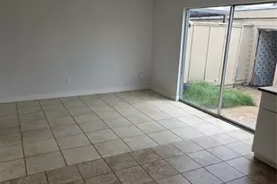 10343 Huntington Pl Dr, Houston, TX 77099 - Photo 4