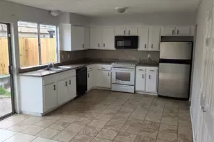 10343 Huntington Pl Dr, Houston, TX 77099 - Photo 6