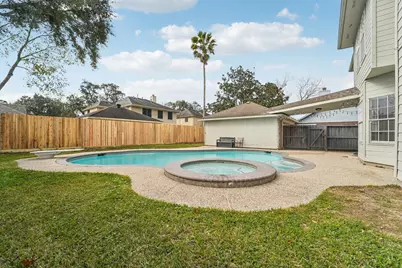1808 N Mission Circle, Friendswood, TX 77546 - Photo 2