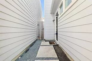 8810 Hollister Pine Ct, Houston, TX 77080 - Photo 12