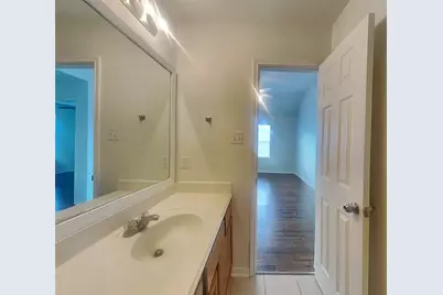 1052 Shadow Glenn Drive, Conroe, TX 77301 - Photo 16
