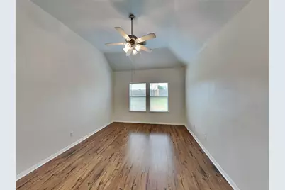 1052 Shadow Glenn Drive, Conroe, TX 77301 - Photo 10