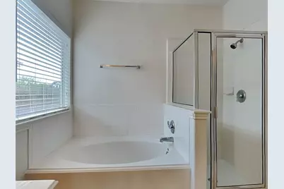 1052 Shadow Glenn Drive, Conroe, TX 77301 - Photo 12