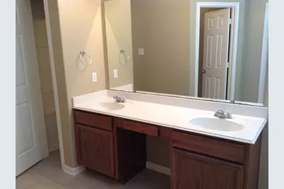 1052 Shadow Glenn Drive, Conroe, TX 77301 - Photo 12