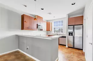 310 S Jensen Dr, Houston, TX 77003 - Photo 16