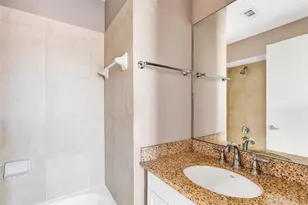 310 S Jensen Dr, Houston, TX 77003 - Photo 10