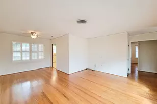 5442 Kinglet St, Houston, TX 77096 - Photo 2