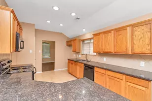 8506 Chancellorsville Ln, Houston, TX 77083 - Photo 18