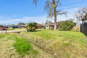 8901 Woodlyn Rd, Houston, TX 77078 - Photo 4