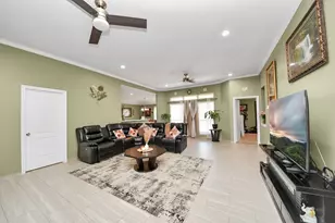 9645 Ashville Dr, Houston, TX 77051 - Photo 10