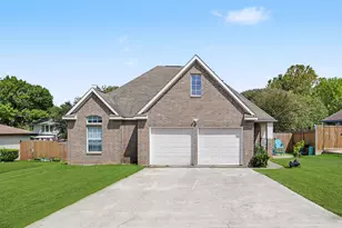13262 Lake Breeze Ln, Willis, TX 77318 - Photo 2