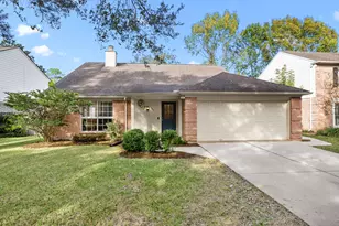 3807 Flintrock Ln, Sugar Land, TX 77479 - Photo 2