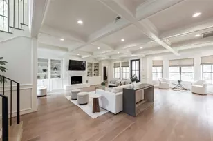 25 Woodsborough Cir, Spring Valley Village, TX 77055 - Photo 12