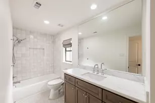 25 Woodsborough Cir, Spring Valley Village, TX 77055 - Photo 34