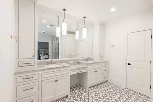 25 Woodsborough Cir, Spring Valley Village, TX 77055 - Photo 26