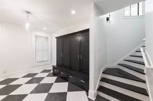 25 Woodsborough Cir, Spring Valley Village, TX 77055 - Photo 16