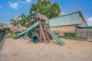 11002 Hammerly Blvd, Houston, TX 77043 - Photo 36