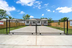 4834 Higgins St, Houston, TX 77033 - Photo 32