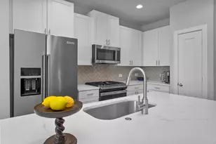 454 S Centro Cir, Shenandoah, TX 77385 - Photo 18