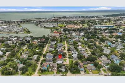 920 Grove Road, Clear Lake Shores, TX 77565 - Photo 4