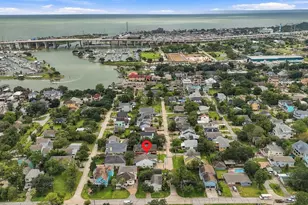 920 Grove Rd, Clear Lake Shores, TX 77565 - Photo 4