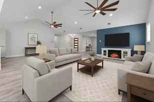 15151 Robin Trail, Conroe, TX 77302 - Photo 2