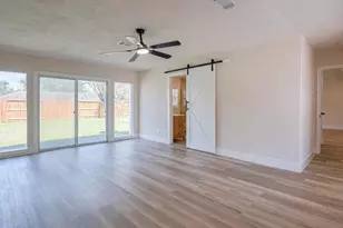 5502 Hewitt Dr, Houston, TX 77092 - Photo 22