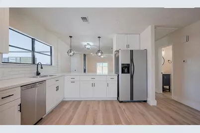 5502 Hewitt Drive, Houston, TX 77092 - Photo 4