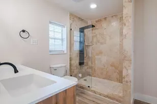 5502 Hewitt Dr, Houston, TX 77092 - Photo 24