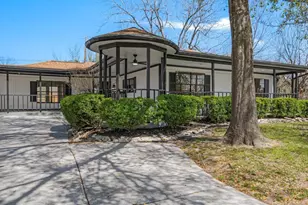 5502 Hewitt Dr, Houston, TX 77092 - Photo 32