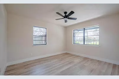 5502 Hewitt Drive, Houston, TX 77092 - Photo 12