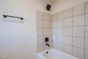 5502 Hewitt Dr, Houston, TX 77092 - Photo 18