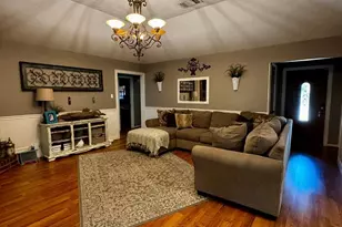 2816 La Mesa St, Bay City, TX 77414 - Photo 2