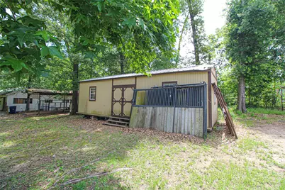 164 Tom, Livingston, TX 77351 - Photo 4